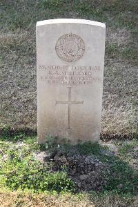 Ismailia War Memorial Cemetery - Shephard, R A